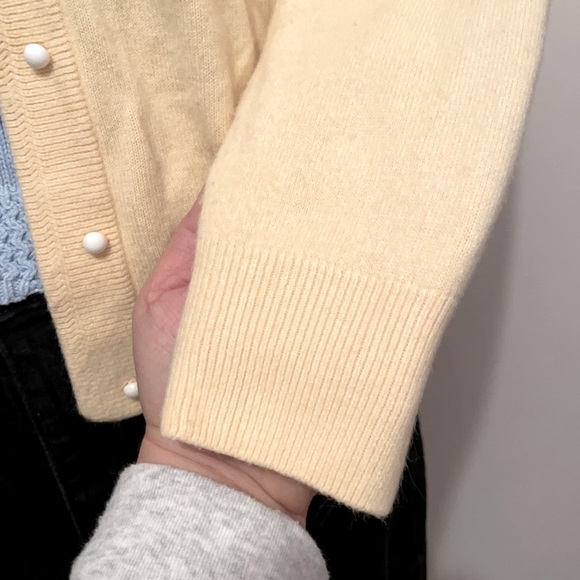 Vintage Carroll Reed Light Yellow Cardigan, Size M - Picture 4 of 12